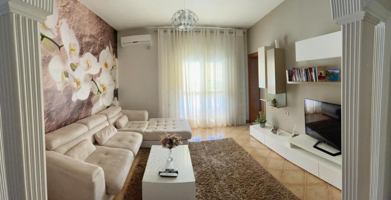 Sunkissed Centre Apartment Avlonya Dış mekan fotoğraf