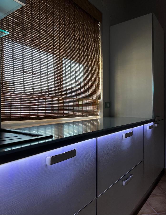 Sunkissed Centre Apartment Avlonya Dış mekan fotoğraf