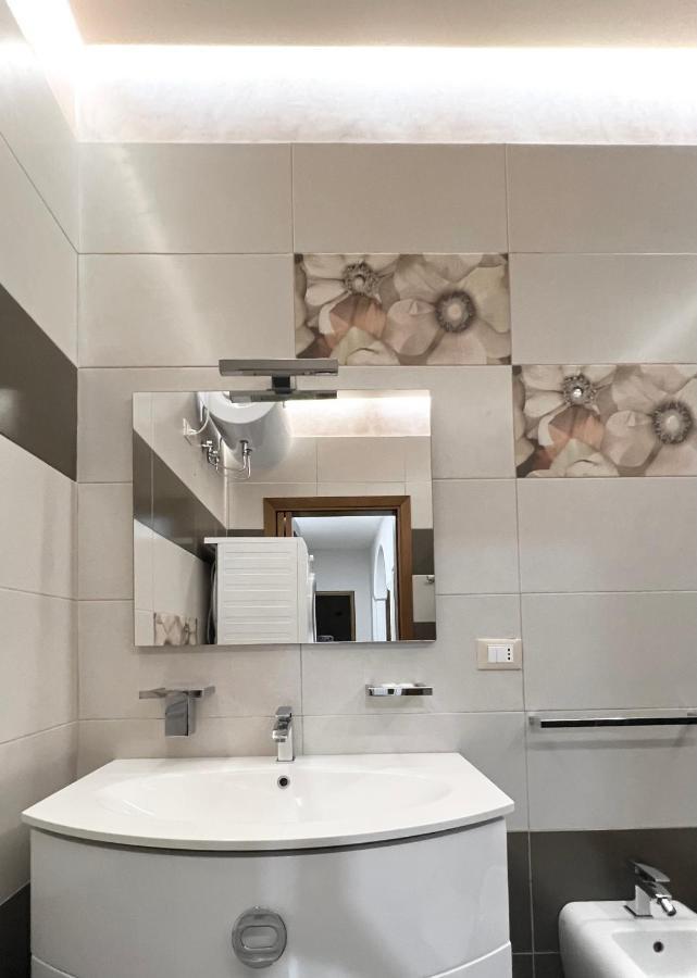 Sunkissed Centre Apartment Avlonya Dış mekan fotoğraf