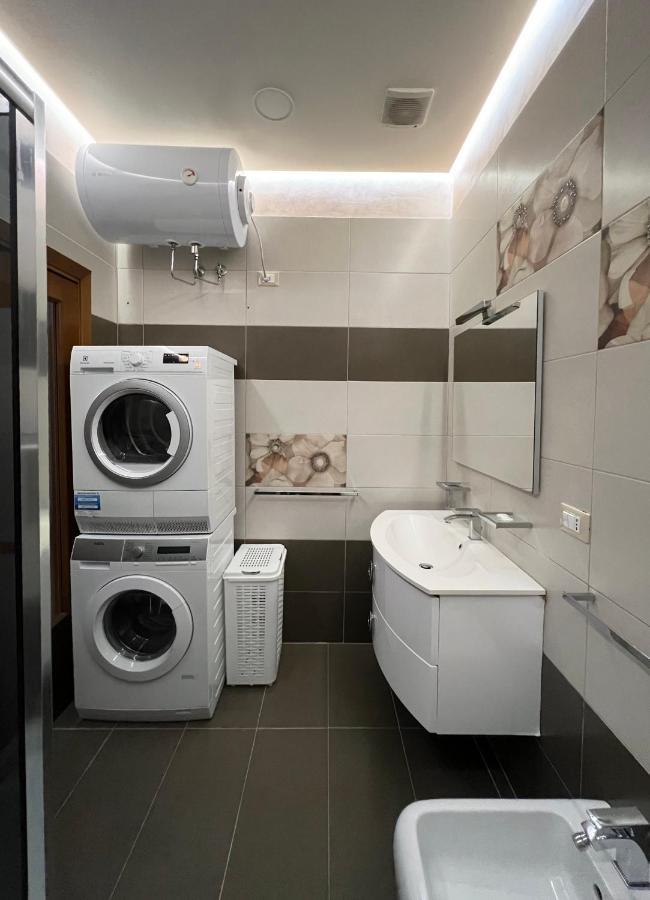 Sunkissed Centre Apartment Avlonya Dış mekan fotoğraf