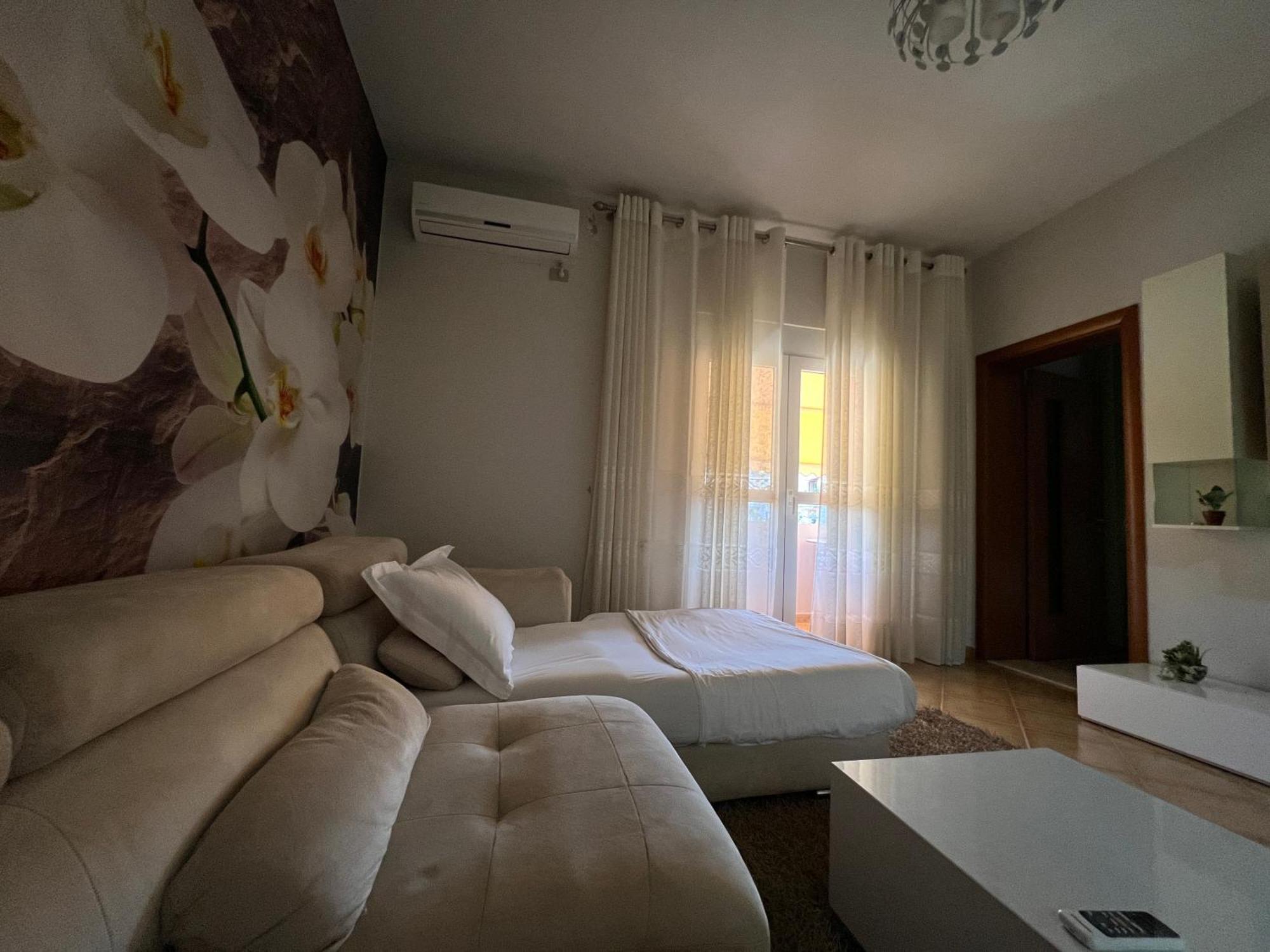 Sunkissed Centre Apartment Avlonya Dış mekan fotoğraf